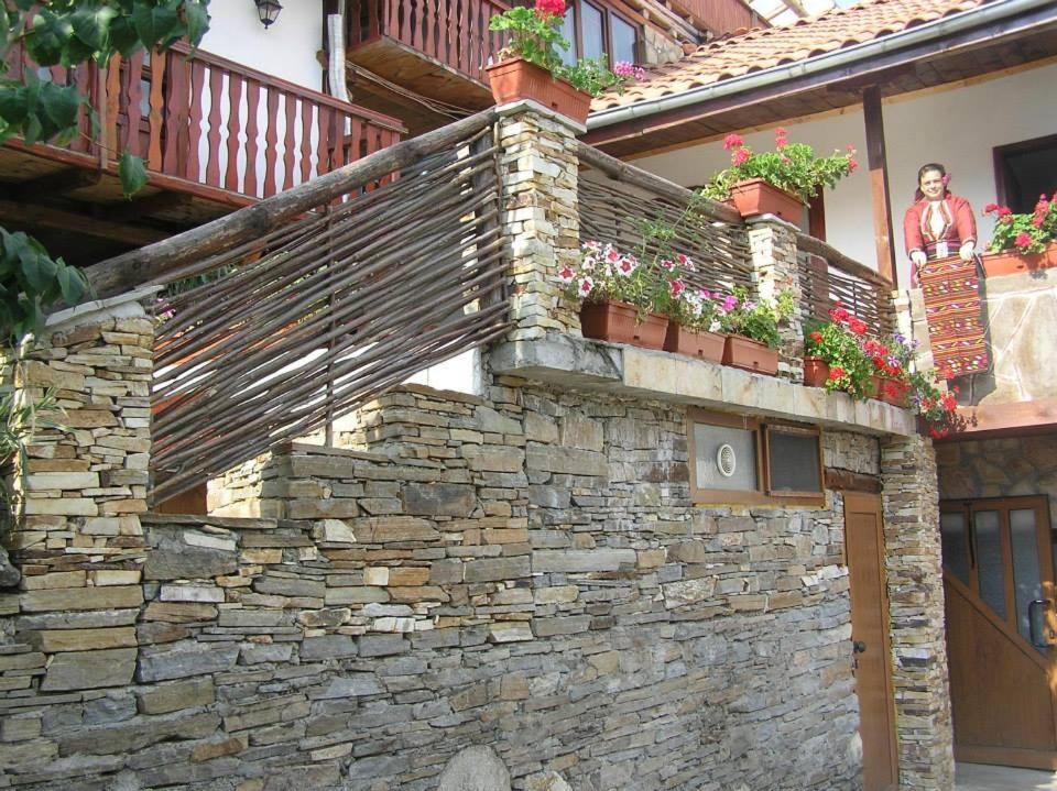Sharkov Guest House Dolen  ภายนอก รูปภาพ