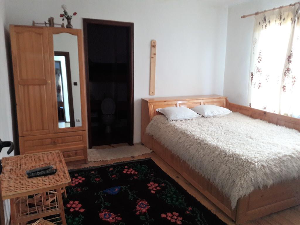 Sharkov Guest House Dolen  ภายนอก รูปภาพ