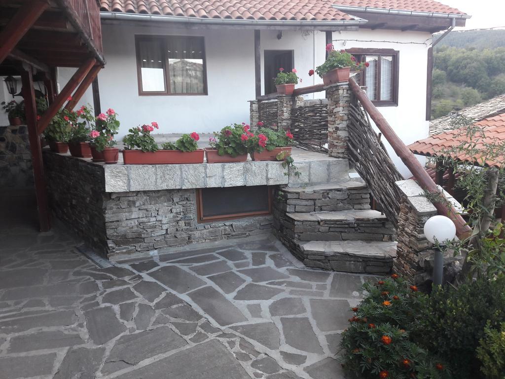 Sharkov Guest House Dolen  ภายนอก รูปภาพ