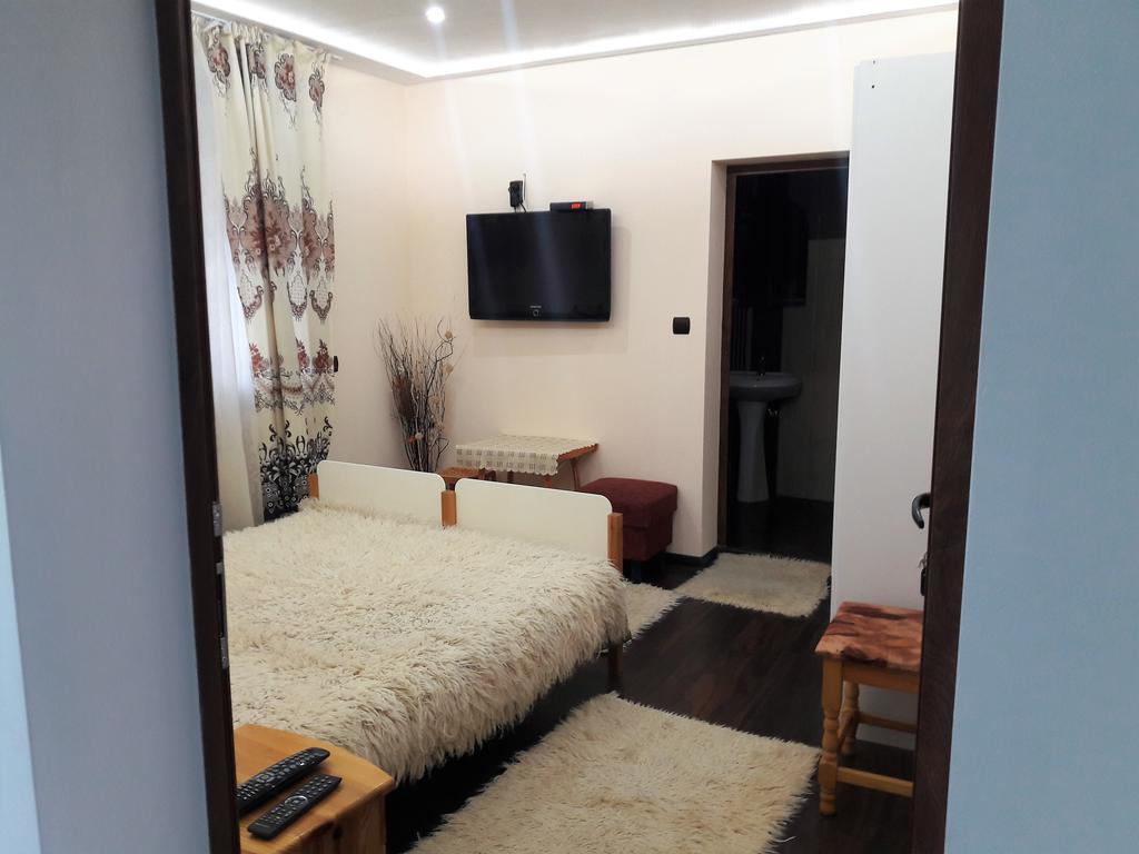 Sharkov Guest House Dolen  ภายนอก รูปภาพ