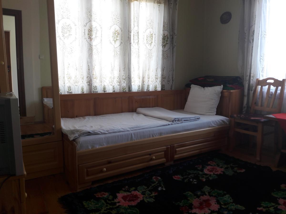 Sharkov Guest House Dolen  ภายนอก รูปภาพ